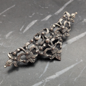 Vintage Silver Tone Fleur De Lis Brooch