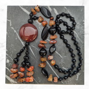 Vintage Carnelian and Black Onyx Gemstone Necklace