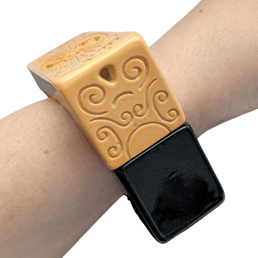 Unusual Vintage Magnetic Pull Apart Chunky Bangle - Image 3