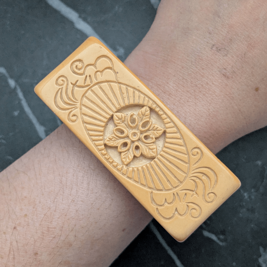 Unusual Vintage Magnetic Pull Apart Chunky Bangle - Image 7