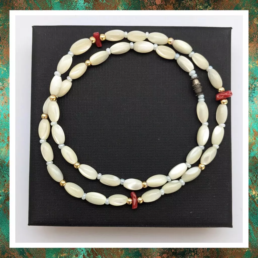 vintage mother of pearl beaded necklace