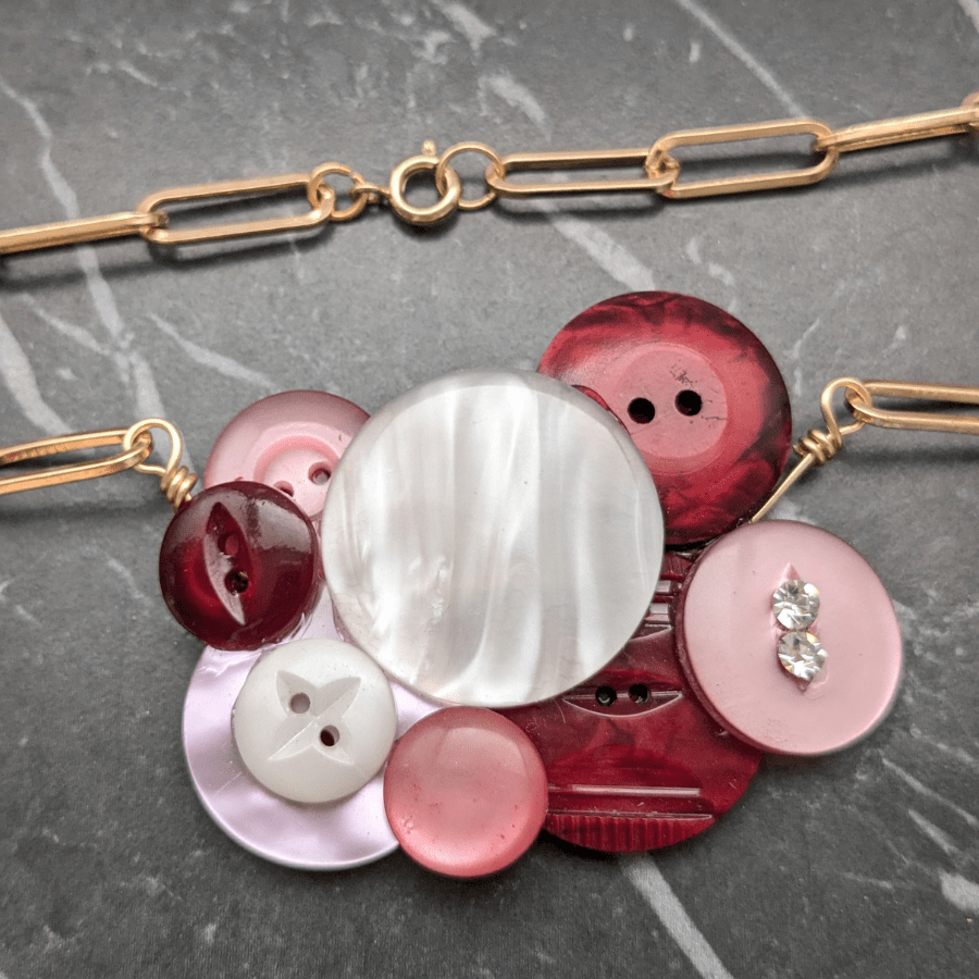 Vintage Button Cluster Necklace Reds and Pinks - Image 4