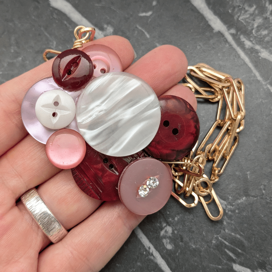 Vintage Button Cluster Necklace Reds and Pinks - Image 6